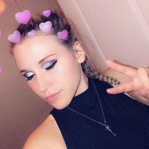 Meet your Posher, Hailey